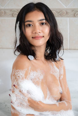 Asian Babe Yori Taking Shower
