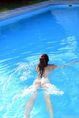 Russian Teen Alina Swimming Naked