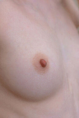 Slim Innocent Blond Elfiolla