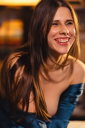 Nude Smiling Beauty Amber Slassh