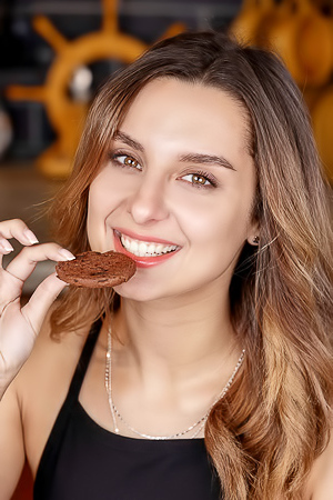 Lolli Spring Squeezing Her Sexy Ass Cheeks