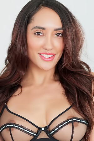 Chloe Amour Takes A Cum Facial To Reward Her Stepson For His Efforts