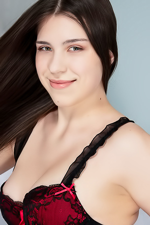 Marisa Noir Teases In Lacy Lingerie Highlighting Her Curves And Confidence