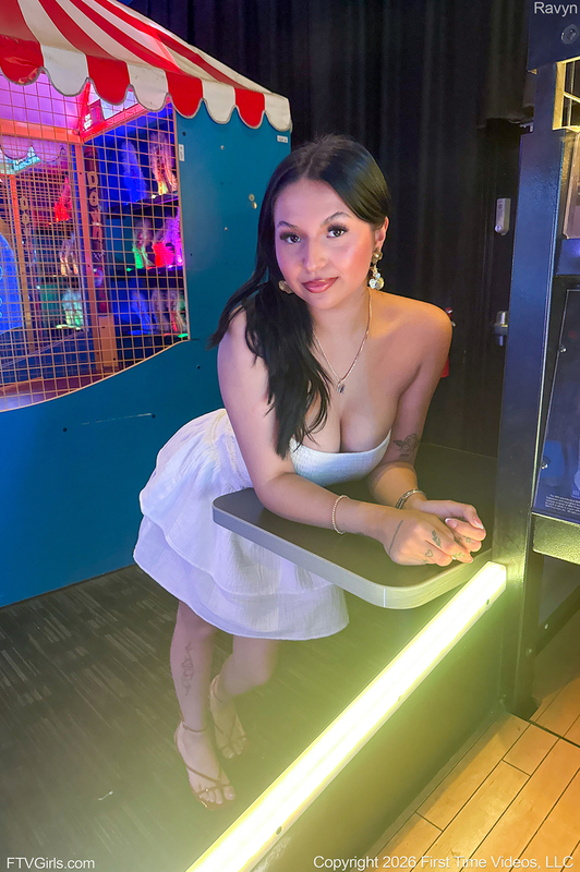 FTV Ravyn Reveals Her Boobs In Public