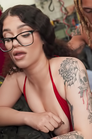 Remy Woods Makes Pussy Payment Plan Deal With Mechanic Derek Savage