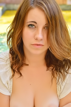 Kinsley FTV Awakens Passions with Apples